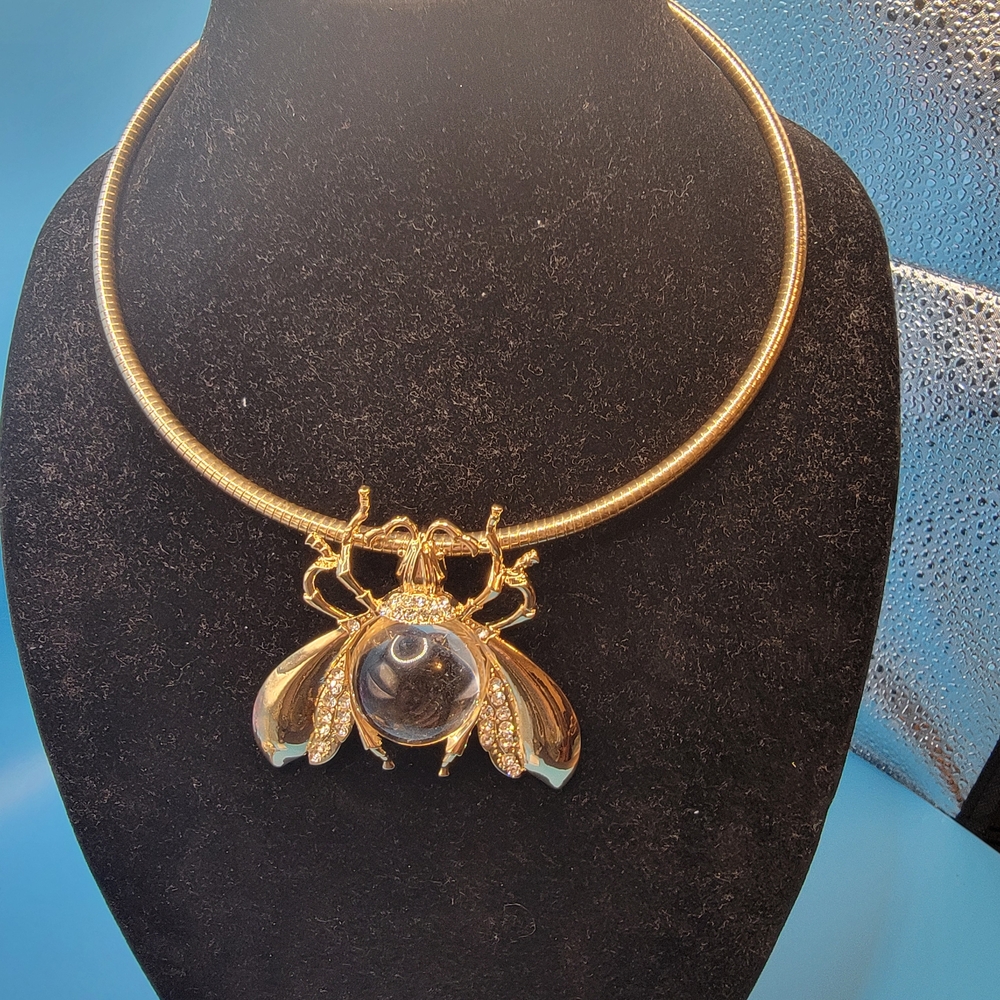 Elegant Gold Bee Pendant Necklace